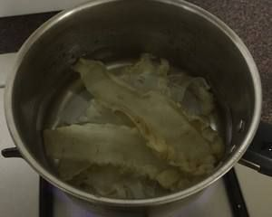 金龍魚膠泡發后粘粘的怎么辦，金龍魚膠泡發后如何去除腥味