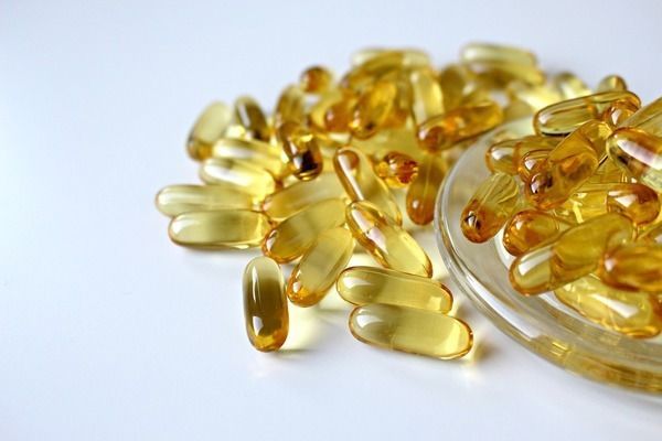金龍魚老趴缸底怎么回事，金龍魚老趴缸底怎么辦