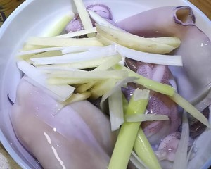 龍魚吃飼料還是吃活食好一點
