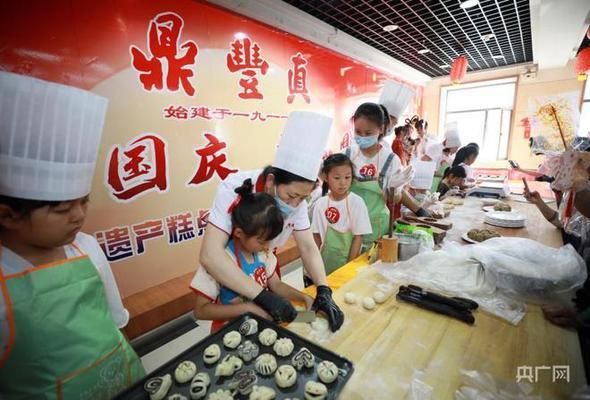 一體式魚缸過濾盒太小怎么放(一體魚缸過濾器怎么安)