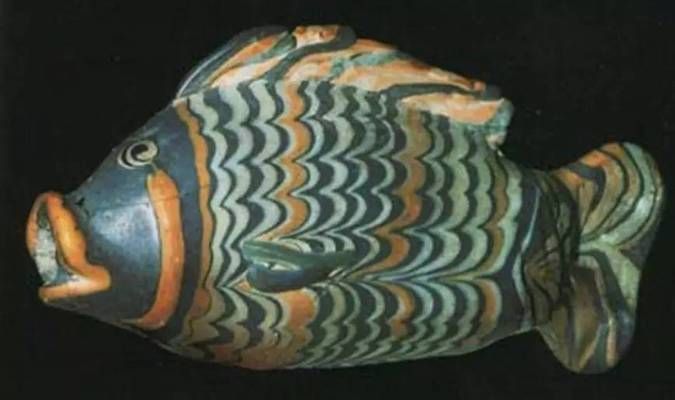 水族館是什么意思？（水族館不僅是展示水生生物的場(chǎng)所，也是一個(gè)重要的教育和科研機(jī)構(gòu)）