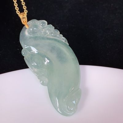 龍魚吊墜佩戴有什么禁忌vs祥龍魚場：龍魚吊墜佩戴有什么禁忌