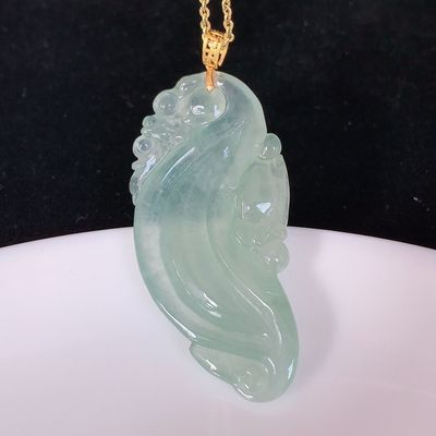 龍魚吊墜佩戴有什么禁忌vs祥龍魚場：龍魚吊墜佩戴有什么禁忌