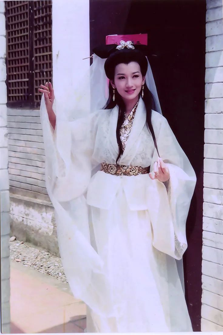 歲月從不敗美人，時光雕琢下的氣質與風華永 歲月從不敗美人，時光雕琢下的氣質與風華永 龍魚論壇 第2張