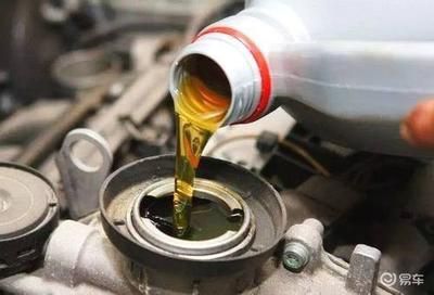 變速箱油多久換一次（變速箱油的更換周期并不是固定不變的，取決于多種因素）