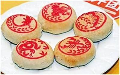 龍魚能用黃粉嗎怎么喂食：龍魚能用黃粉嗎？怎么喂才健康？
