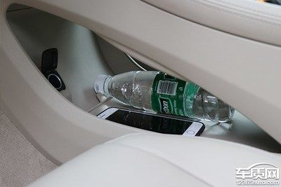 5個(gè)礦泉水瓶魚缸多少升水啊：假設(shè)您所說的“5個(gè)礦泉水瓶”是指標(biāo)準(zhǔn)的1.5升裝的礦泉水瓶