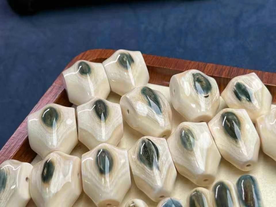 極品藍眼睛鯊魚背三通 規格：1.0，1.1，1.4，1.7，1.8，2.0，2.2