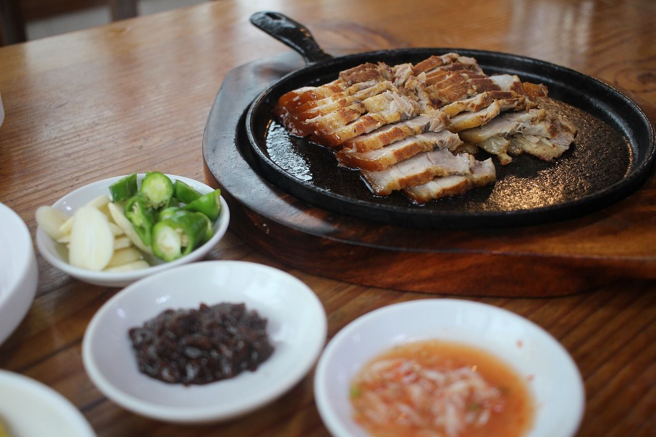 鯉魚喜歡吃什么食物，鯉魚吃什么食物，鯉魚吃什么食物能吃玉米面