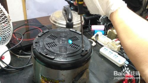 魚缸加熱棒顯示e4老是閃：魚缸加熱棒顯示e4故障解析