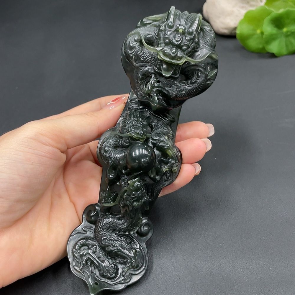 新疆碧玉，有喜歡的可以收藏！支持鑒定。