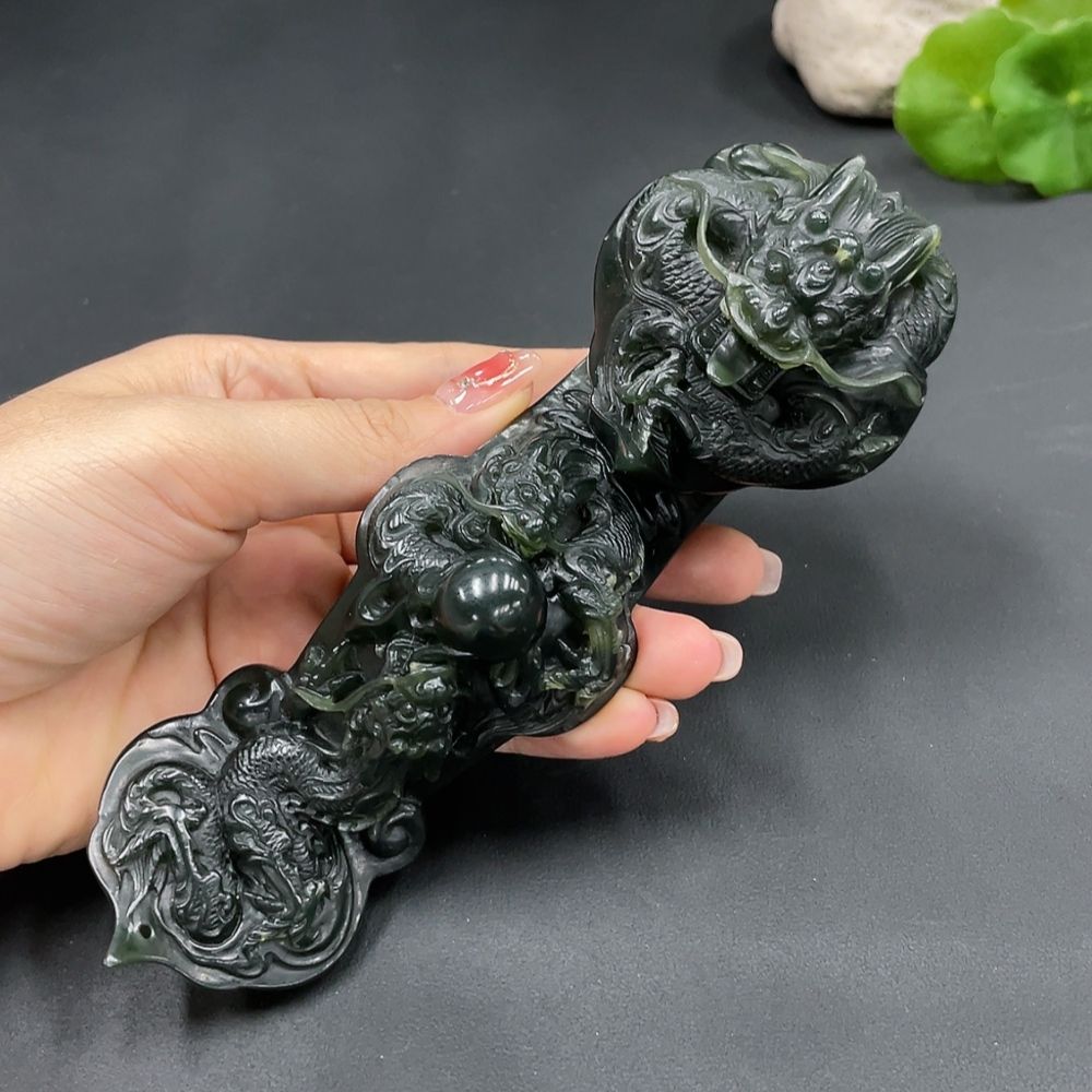 新疆碧玉，有喜歡的可以收藏！支持鑒定。