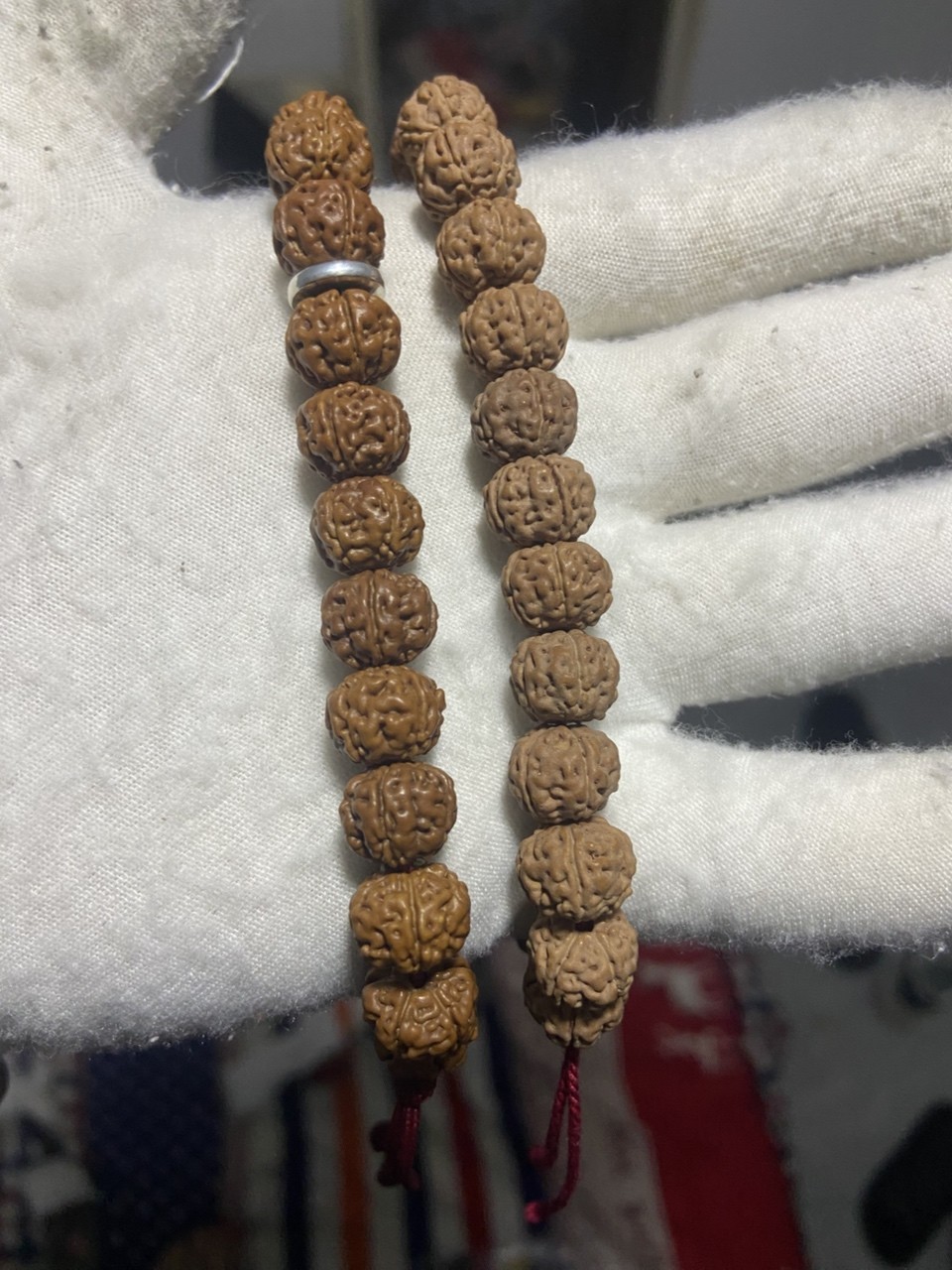 好串的油性就是好 左邊刷了三天 右邊是新串 倆個(gè)串是一樣的