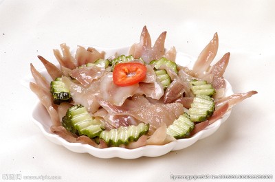 孔雀魚會咬死別的魚嗎？了解孔雀魚的攻擊性與混養技巧