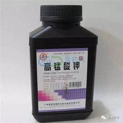 1片高錳酸鉀兌多少水給魚缸消毒:高錳酸鉀對魚的作用