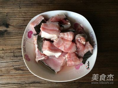 黑白魟魚吃什么：黑白魟魚的飲食習性