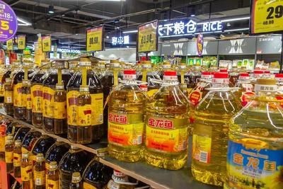 金龍魚怎么選擇顏色的，金龍魚燈光選擇技巧金龍魚燈光選擇技巧
