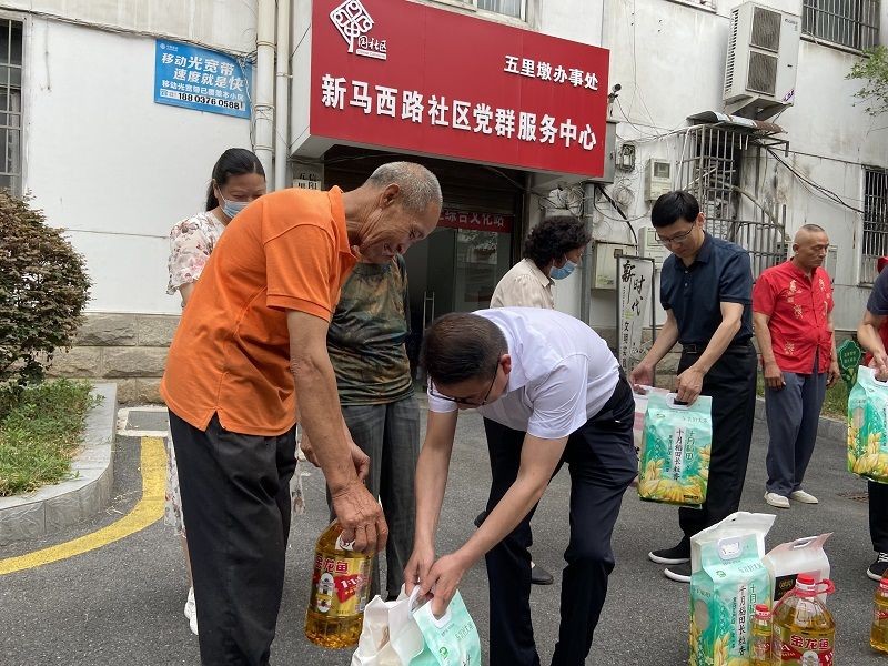 信陽龍魚vs祥龍魚場（信陽龍魚與祥龍魚場有什么區別？）