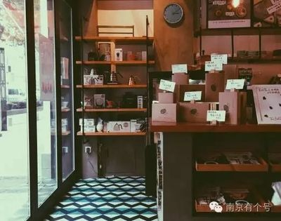 帶我去魚缸咖啡館是什么歌：“帶我去魚缸咖啡館”的歌曲，王源的歌曲，
