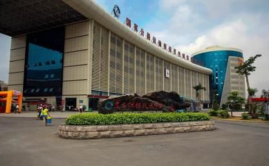 百色水族館vs祥龍魚(yú)場(chǎng)（百色水族館和祥龍魚(yú)場(chǎng)哪個(gè)好）