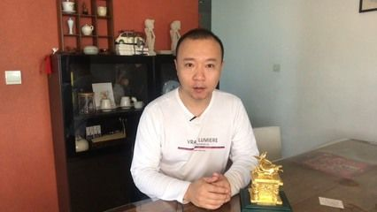 紅龍魚黑缸和白缸的區(qū)別圖解：紅龍魚黑缸與白缸的區(qū)別