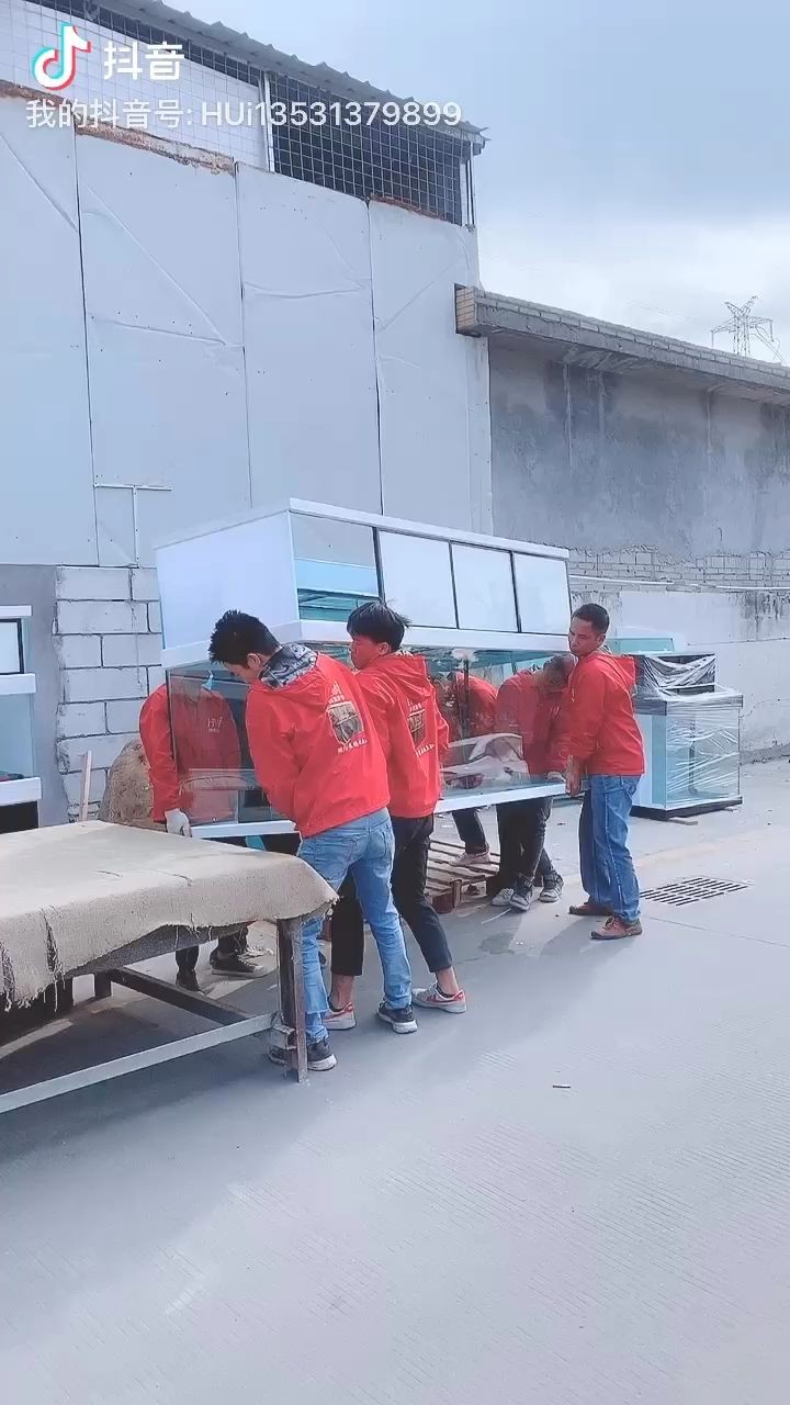 番禺生產金魚缸的廠家地址及電話號碼（魚缸水族箱1米需要多少錢）
