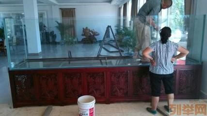 大型魚缸漏水怎么辦視頻：魚缸漏水原因及修補方法 大型魚缸漏水怎么辦視頻：魚缸漏水原因及修補方法 魚缸百科 第4張