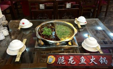 眉山龍魚vs祥龍魚場（眉山龍魚與祥龍魚場的龍魚具體信息無法直接對比）