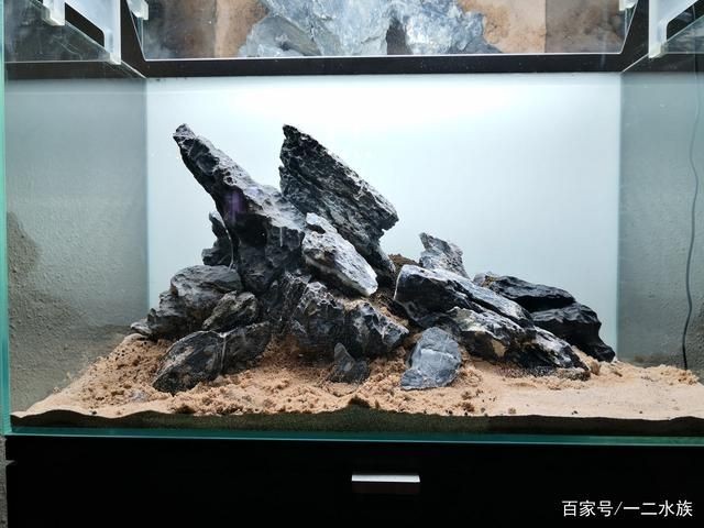 純石頭造景魚缸價格：純石頭造景魚缸的價格