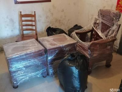 搬魚缸上樓需要多少錢一次：搬魚缸上樓的費用主要取決于魚缸的大小、樓層的高度以及是否有電梯等因素