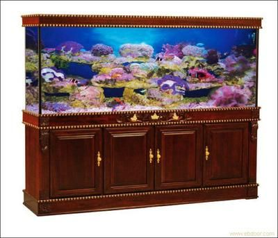 大型定做魚缸多少錢一個：定制大型魚缸價格因材質、尺寸、形狀以及附件和配件和品質管理