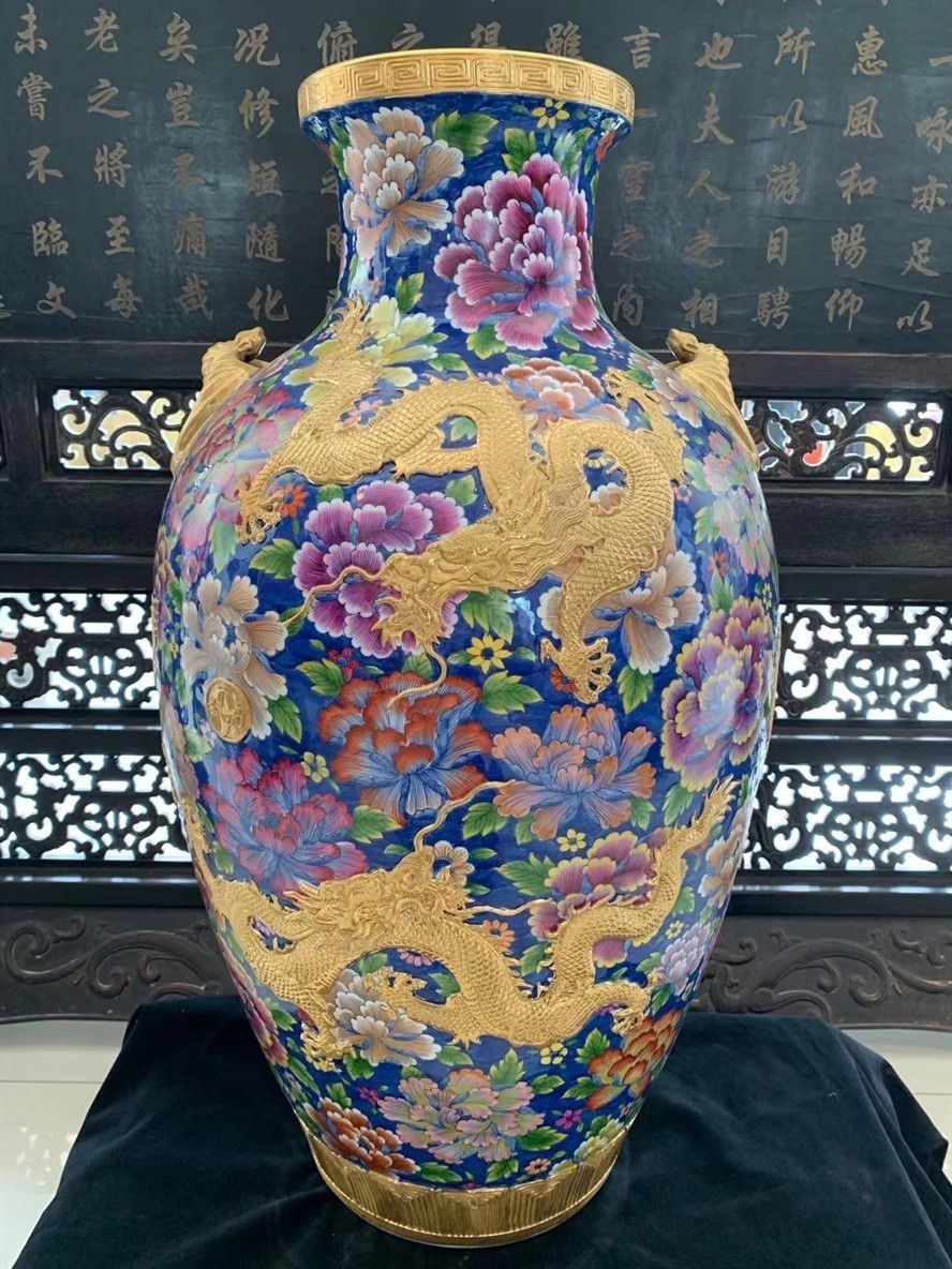 高浮雕