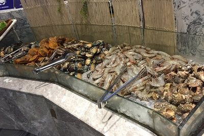 菠蘿皮放魚缸到底安不安全：如何利用菠蘿皮養(yǎng)魚
