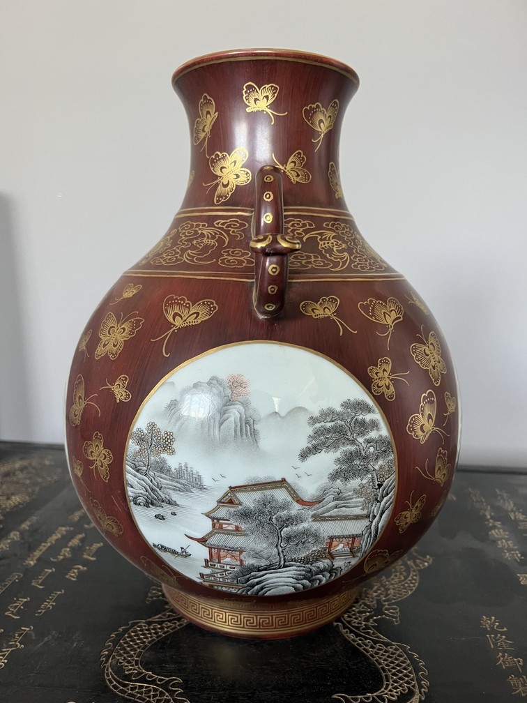 礬紅描金雙耳尊