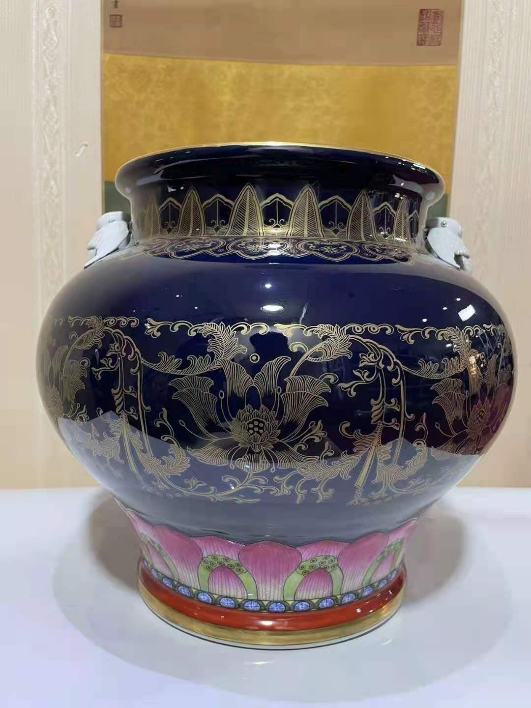 霽蘭描金繪纏枝花卉紋燕子罐