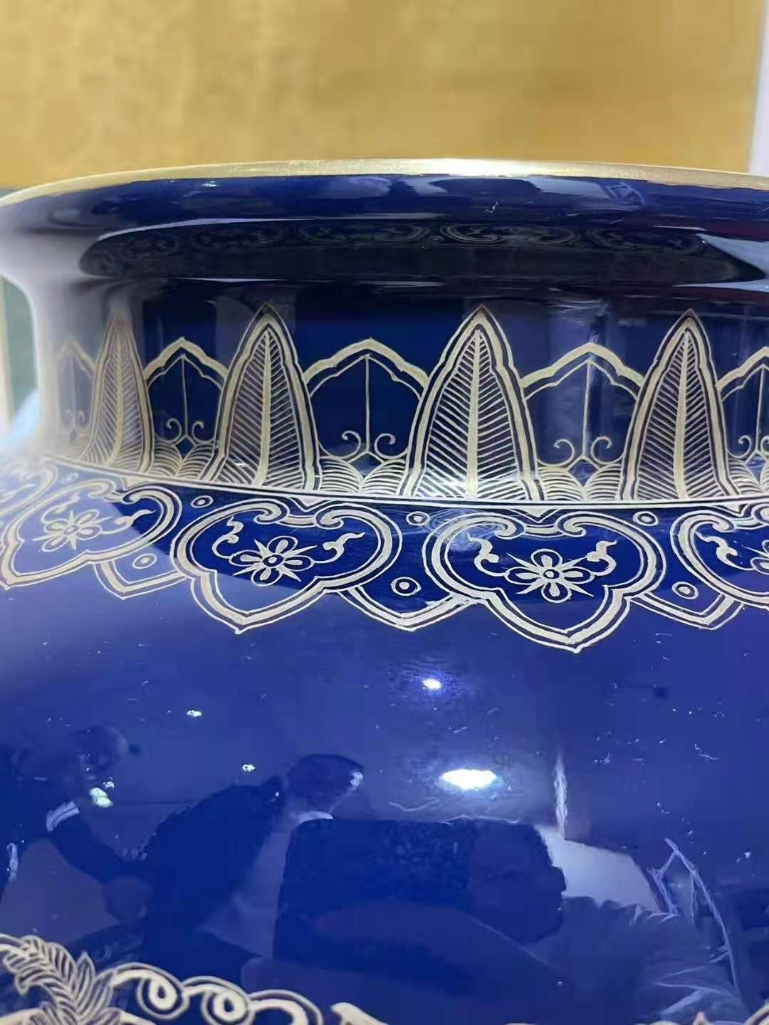 霽蘭描金繪纏枝花卉紋燕子罐