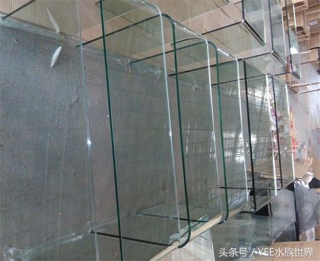 不銹鋼框架魚缸跟玻璃粘接可行嗎視頻：不銹鋼框架與玻璃粘接的可行性以及具體的粘接方法