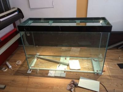 玻璃魚缸改造：玻璃魚缸改造可以根據不同的需求和創(chuàng)意來進行以下方法