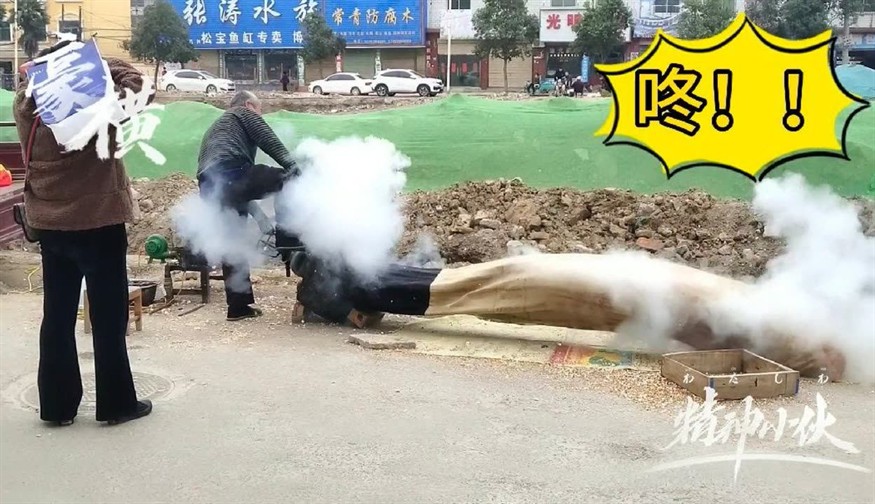 銀龍魚喂小魚多久喂一次(銀龍魚喂食小魚要注意什么)