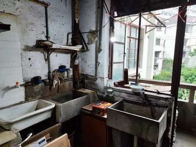 搬家公司魚缸搬碎了怎么處理好：搬家公司損壞了魚缸怎么辦？