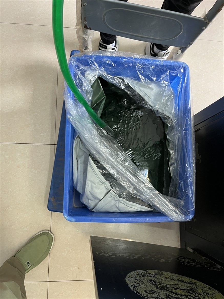 為了避免被龍魚(yú)打廢，50厘米了，送走。