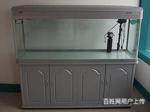 玻璃魚缸如何清洗視頻：玻璃魚缸怎么清洗？