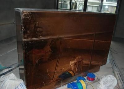 茶色玻璃魚缸