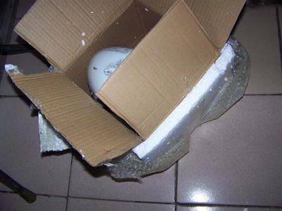 大號陶瓷魚缸怎么樣：大號陶瓷魚缸是現(xiàn)代家庭和商業(yè)場所中常見的裝飾和功能性物品
