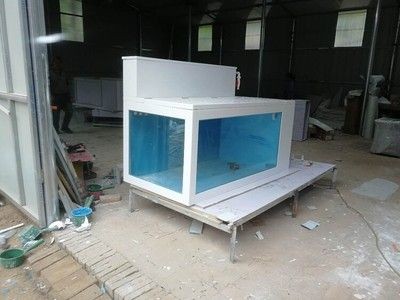 玻璃鋼魚缸缺點(diǎn)和優(yōu)點(diǎn)：玻璃鋼魚缸具有輕便耐用、安全防護(hù)、防漏設(shè)計(jì)和藝術(shù)感強(qiáng)等優(yōu)點(diǎn)