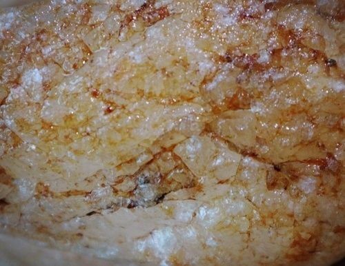 白水晶放魚缸：白水晶放在魚缸中可以增加魚缸的觀賞性，但需要注意一些事項