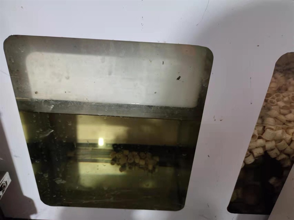 側(cè)濾魚(yú)缸怎么做到干濕分離的：側(cè)濾魚(yú)缸如何實(shí)現(xiàn)干濕分離