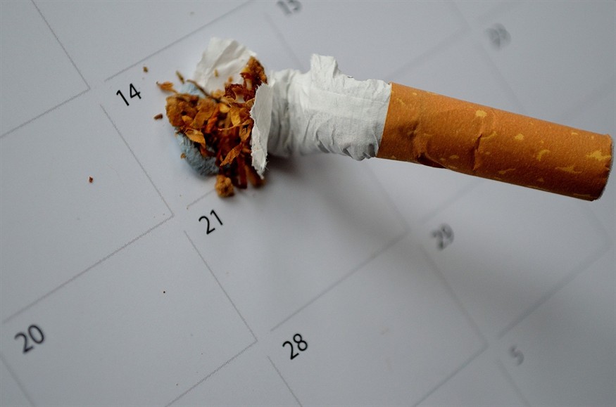 泰國虎魚的學名叫什么，我們家養了泰國虎魚全身紋路不清晰還偏黑色是不是假的啊