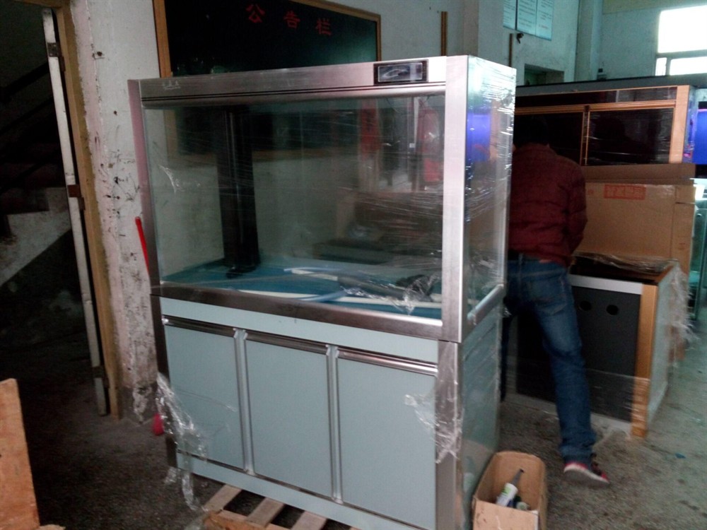 玻璃魚缸的容積是多少：玻璃魚缸容積計(jì)算方法，魚缸容積計(jì)算指南，如何準(zhǔn)確測(cè)量您的