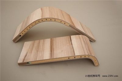 多層板魚缸底柜用時間久了會變形嗎為什么：多層板制作的魚缸底柜長時間使用后可能會出現變形
